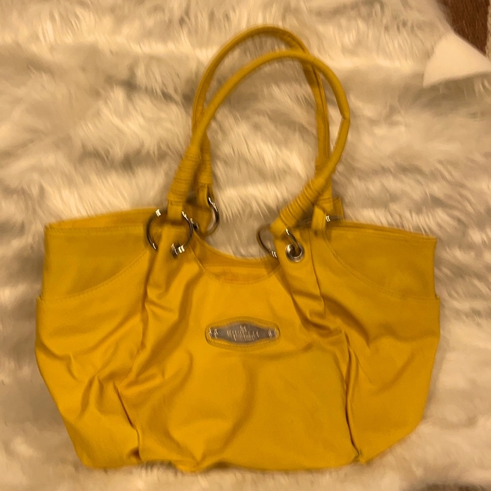 This bag will brighten up any cold winter day.